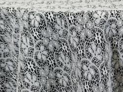 Clover Lace Ivory Runner